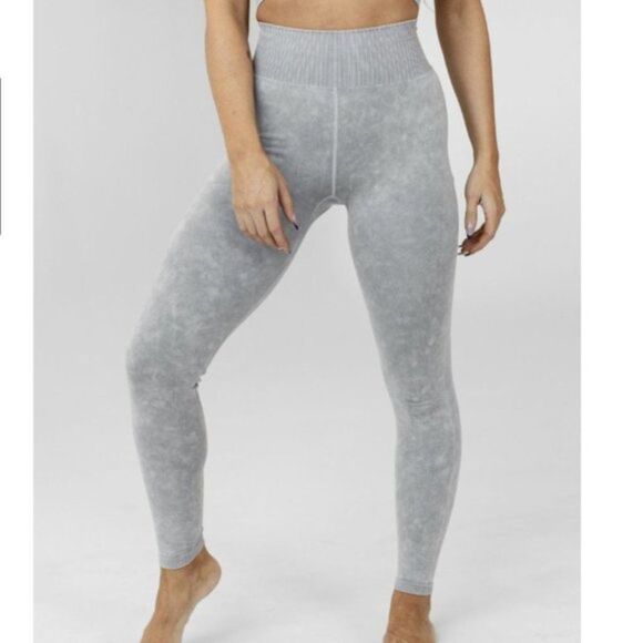 SAVVI Aggie Tights, High Rise Seamless Leggings, Stretchy Yoga, Gray, Size S/M - Picture 1 of 6